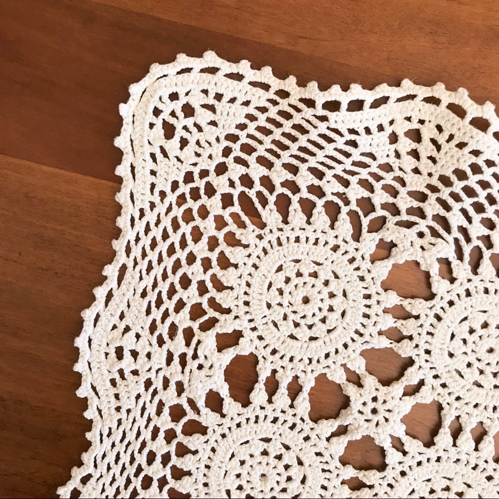 Vintage doilies - set of two